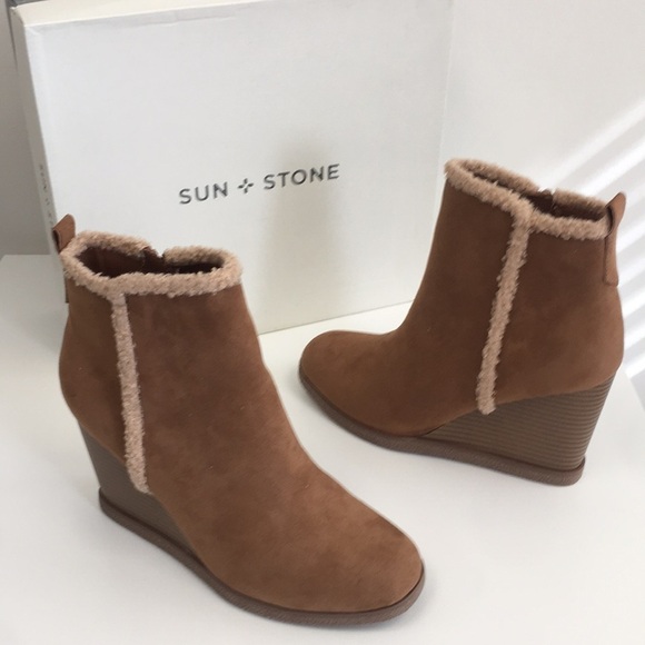 New WB Woman’s Sun + Stone Heeled Ankle Boots - Picture 1 of 6